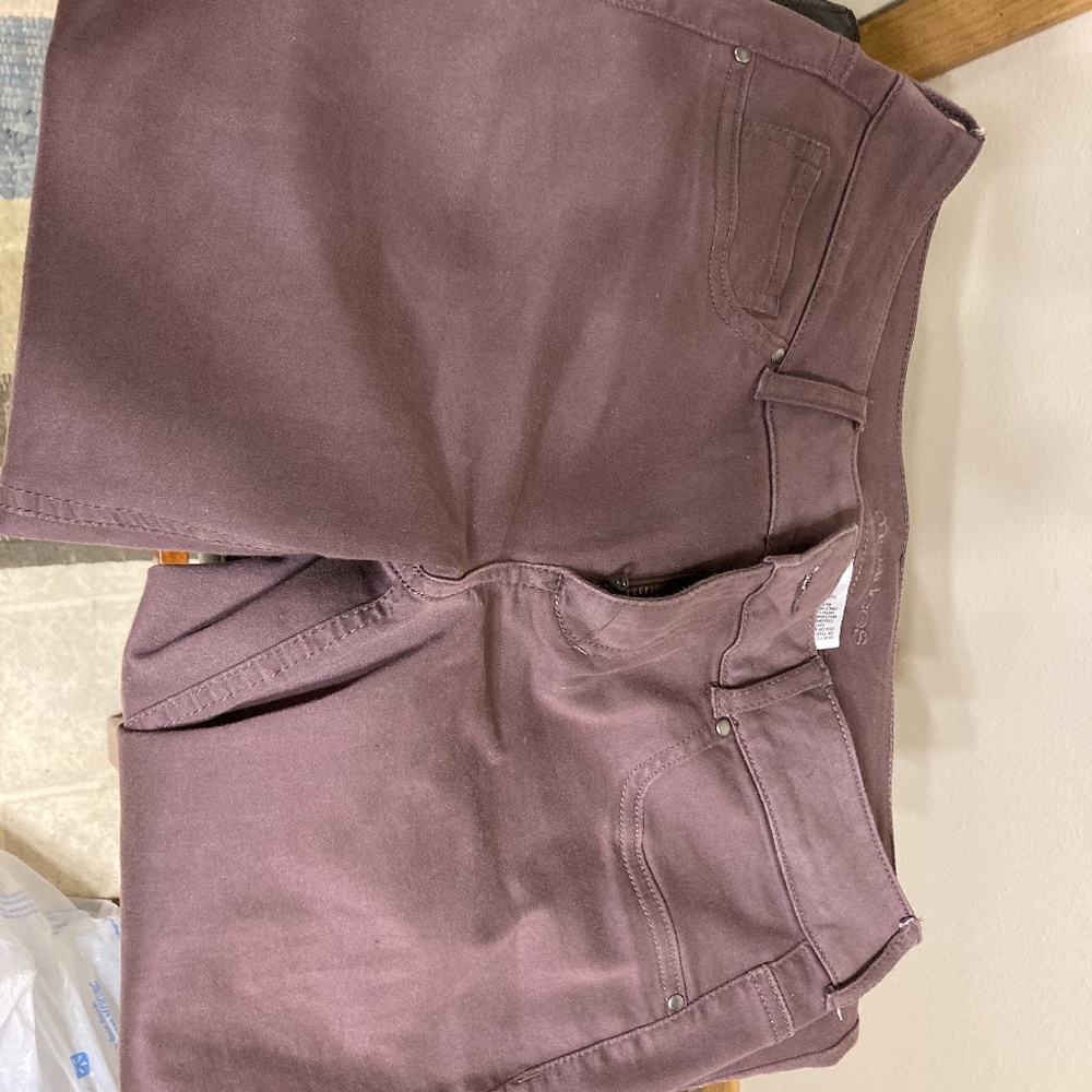 Medium, lavender colored straight cut jeggings.